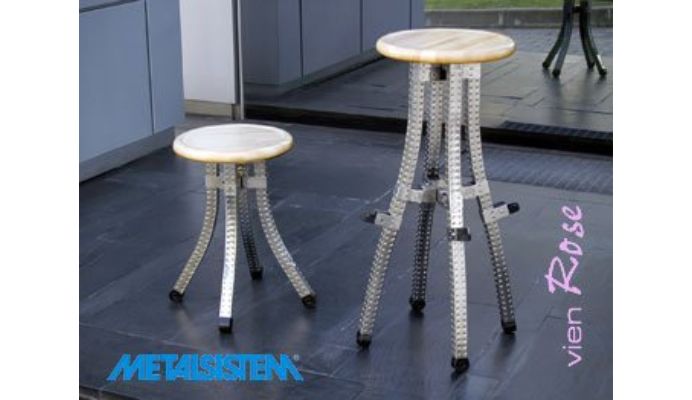 Sgabello tripode in legno di faggio